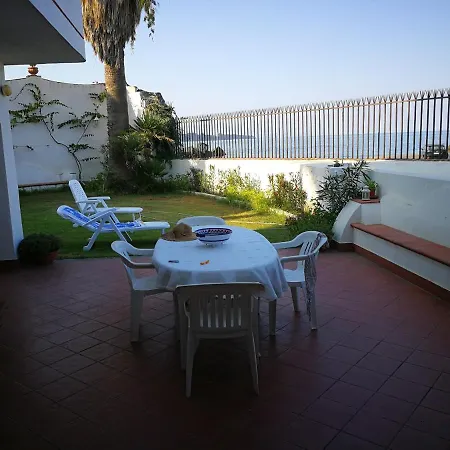 Stella Del Mare فيلة أتشيريالي